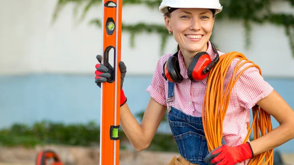 Snickarkvinnan Jobbet Byggnad Som Hobby Vacker Kvinna Med Byggverktyg — Stockfoto