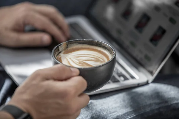 Man Holding Cup Coffee Working Notebook Home — Stock Photo, Image