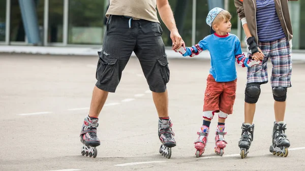 Family Rolerblading Together Outdoors Street — Stock Photo, Image