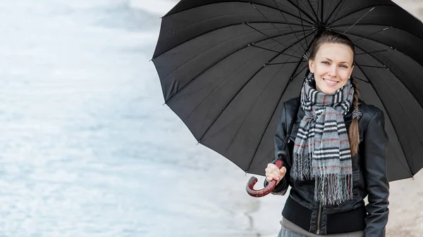 Woman Umbrella Winter Autumn Walking Sea — Stock Photo, Image