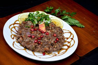 Geleneksel Arap doğu yemeği tabağı - kebap seçimleri