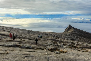 Mount Kinabalu sahne gündoğumu