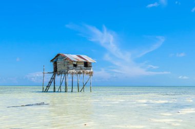 Güzel manzara borneo deniz çingene su köyü Maiga Island, Semporna Sabah, Malezya göster.