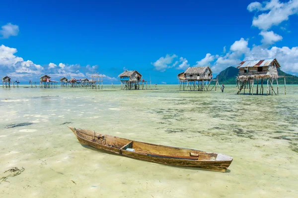 Wunderschöne Landschaften Blick Auf Borneo Meer Zigeunerwasserdorf Auf Maiga Insel — Stockfoto