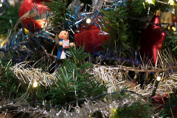 Arbre Noël Artificiel Décoré Avec Figurine Bois Décoration Pour Arbre — Photo