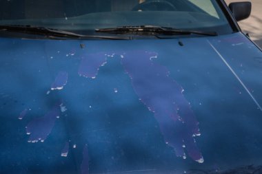 Üretimdeki kalitenin düşük olması nedeniyle otomobilin renginde hasar.