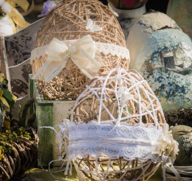 Esater el yapımı dekorasyon piyasada görüntülenen.