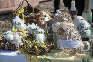 Esater el yapımı dekorasyon piyasada görüntülenen.