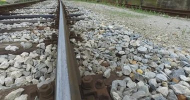 Birden çok parçanın yan görünümünü yüklemek için vagonu görüntüleyin.