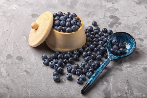 Garden Blueberries Wooden Pot Vintage Wooden Spoon — Stock Photo, Image