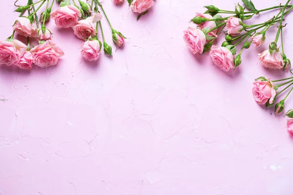 Frische Rosa Rosen Blühen Auf Rosa Strukturiertem Hintergrund Blumenstillleben Selektiver — Stockfoto