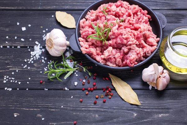 Tritare Con Ingredienti Cucinare Sulla Tavola Nera — Foto Stock