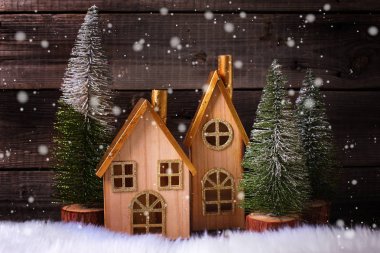 köknar ağaç dalları ve Noel süsleri şenlikli kış tatil kompozisyonu