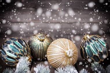 güzel neşeli Noel ve yeni yıl süslemeleri görünümünü kapat