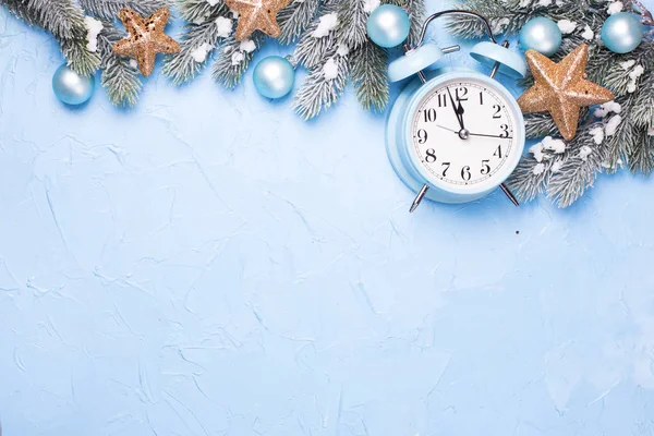 Natal Conjunto Decorativo Com Despertador Azul — Fotografia de Stock