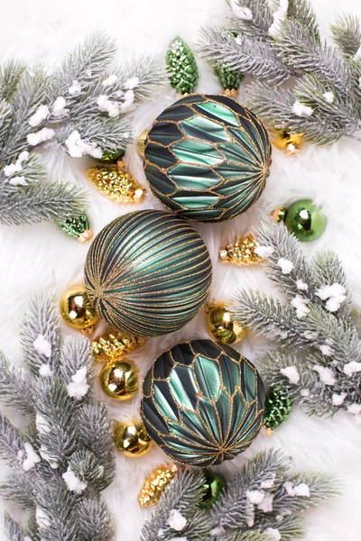 Arranged Green Golden Christmas Decorative Balls Winter Holidays Concept — Stock Photo, Image