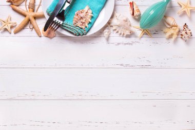 Denizcilik veya deniz masası ayarı. 