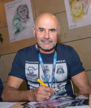 Nurnberg, Almanya - 22nd Eylül 2018: Peter Ross (aktör - Nikto Star Wars: Jedi dönüşü) Noris kuvvet Con 5'te fan kongre Hayır için üç gün yıldız savaşları