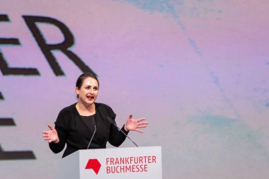 Frankfurt Am Main, Almanya - 9 Ekim 2018: Nino 70 Frankfurt Kitap Fuarı'nın açılış töreninde konuşan Haratischwili / Buchmesse Frankfurt 2018