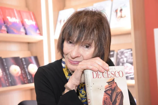 Frankfurt Am Main, Almanya - 10 Ekim 2018: Federica de Cesco 70 Frankfurt Kitap Fuarı'nda / Buchmesse Frankfurt