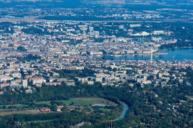 Cenevre, İsviçre, lac limon havadan görünümü / Cenevre Gölü ve çevresindeki peyzaj Fransa'nın Mont-Saleve görüldüğü gibi