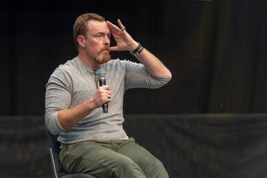 Stuttgart, Almanya - 30th Haziran 2018: Comic Con Almanya Stuttgart, bir iki gün fan kongre, Toby Stephens (siyah yelken, uzayda Lost)