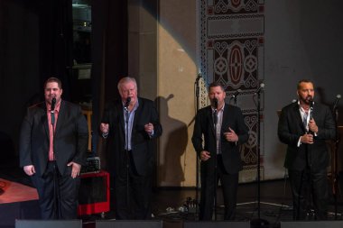 Bad Nauheim, Almanya - 19 Ağustos 2018: Ed Enoch ve 17 Avrupa Elvis Festivali dört gün fan kongre pullar