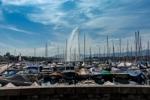 Geneve Marina Com Jet Eau Marco Cidade Genebra Segundo Plano — Fotografia de Stock