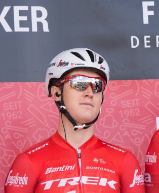 Eschborn, Almanya - 1 Mayıs 2018: Gregory Daniel (Trek-Segafredo) adlı Eschborn-Frankfurt bisiklet yarışı