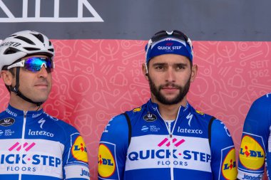 Eschborn, Almanya - 1 Mayıs 2018: Eschborn-Frankfurt bisiklet yarışı, Fernando Gaviria (hızlı-adım kat)