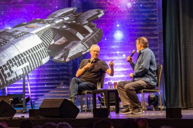 Bonn, Almanya - 19th Mayıs 2018: Brent Spiner ve Fedcon 27, dört gün bilim-kurgu fan kongre Jonathan Frakes