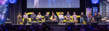Bonn, Almanya - 19th Mayıs 2018: Kandyse McClure'ü, Aaron Douglas, Grace Park, Tahmoh Penikett, James Callis, Tricia Helfer, Michael Trucco, Katee Sackhoff, Michael Hogan, Rekha Sharma, Mary Mcdonnell ve Edward James Olmos, Battlestar Galactica'nın Reunion,