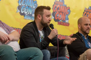 Frankfurt, Almanya - 6th Mayıs 2018: Manuel Straube (* 1984, ses aktör, Martin Freeman, Stewie Griffin, Jason Earles Alman ses) Alman Comic Con Frankfurt adlı iki günde fan kongre