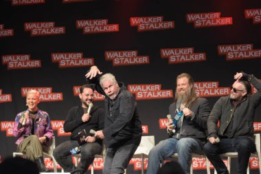 Mannheim, Almanya - Mar 17 2018: Ron Perlman, Ryan Hurst ve Tommy Flanagan Walker Stalker Almanya'da, The Walking Dead hayranları için bir iki gün kuralı