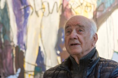 Bad Soden, Almanya. 27 Ekim, 2017. Armin Mueller-Stahl, Alman aktör, ressam ve Stadtgalerie Bad Soden onun sanat sergisi için basın toplantısında. Sergi 28 Ekim-26 Kasım 2017
