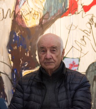 Bad Soden, Almanya. 27 Ekim, 2017. Armin Mueller-Stahl, Alman aktör, ressam ve Stadtgalerie Bad Soden onun sanat sergisi için basın toplantısında. Sergi 28 Ekim-26 Kasım 2017