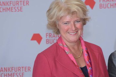Frankfurt, Almanya. 10 Ekim, 2017. Monika Gruetters, Federal hükümet komiseri kültür ve Frankfurt Bookfair için kırmızı halı üzerinde medya / Buchmesse Frankfurt Frankfurt/Main oteli Salı, 10 Ekim 2017 Açılış töreni 2017
