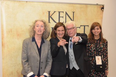 Frankfurt, Almanya. 11 Ekim, 2017. Ken Follett, yangın A sütun için uluslararası basın toplantısında İngiliz çok satan yazar / Das Fundament der Ewigkeit, Frankfurt Bookfair / Buchmesse Frankfurt 2017