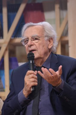 Frankfurt, Almanya. 11 Ekim, 2017. Bernard Pivot (* 1935), Fransız gazeteci, görüşmeci ve Fransız kültürel televizyon programlarına, Frankfurt Bookfair Prix Goncourt Ödülü aldı Prix Goncourt panelde dizi / Buchmesse Frankfurt 2017 