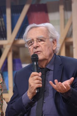 Frankfurt, Almanya. 11 Ekim, 2017. Bernard Pivot (* 1935), Fransız gazeteci, görüşmeci ve Fransız kültürel televizyon programlarına, Frankfurt Bookfair Prix Goncourt Ödülü aldı Prix Goncourt panelde dizi / Buchmesse Frankfurt 2017 