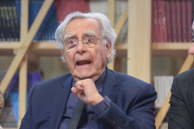 Frankfurt, Almanya. 11 Ekim, 2017. Bernard Pivot (* 1935), Fransız gazeteci, görüşmeci ve Fransız kültürel televizyon programlarına, Frankfurt Bookfair Prix Goncourt Ödülü aldı Prix Goncourt panelde dizi / Buchmesse Frankfurt 2017 