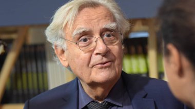 Frankfurt, Almanya. 11 Ekim, 2017. Bernard Pivot (* 1935), Fransız gazeteci, görüşmeci ve Fransız kültürel televizyon programlarına, Frankfurt Bookfair Prix Goncourt Ödülü aldı Prix Goncourt panelde dizi / Buchmesse Frankfurt 2017 