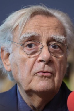 Frankfurt, Almanya. 11 Ekim, 2017. Bernard Pivot (* 1935), Fransız gazeteci, görüşmeci ve Fransız kültürel televizyon programlarına, Frankfurt Bookfair Prix Goncourt Ödülü aldı Prix Goncourt panelde dizi / Buchmesse Frankfurt 2017 