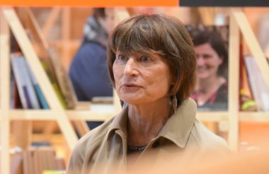 Frankfurt, Almanya. 11 Ekim, 2017. Catherine Millet, Fransız yazar, sanat eleştirmeni, küratör, kurucusu ve editörü Frankfurt Bookfair adlı dergi sanat basın / Buchmesse Frankfurt 2017