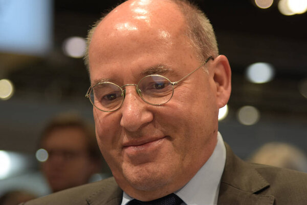 Frankfurt, Germany. 13th Oct, 2017. Gregor Gysi (* 1948), german politician (Die Linke) and author, Frankfurt Bookfair / Buchmesse Frankfurt 2017