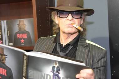 Frankfurt, Almanya. 13 Ekim, 2017. Udo Lindenberg fotoğrafçı Tine Acke Frankfurt Bookfair, birlikte resim kitabında 'Staerker als die Zeit' sunar / Buchmesse Frankfurt 2017 t