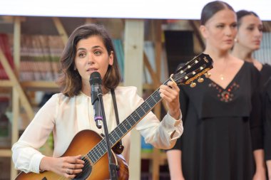 Frankfurt, Almanya. 15 Ekim, 2017. Katie Melua (* 1984), Gürcü-İngiliz şarkıcı, söz yazarı ve müzisyen, performans canlı devir teslim töreninde: Fransa 2017 - Frankfurt Bookfair itibariyle Gürcistan 2018 / Buchmesse Frankfurt 2017