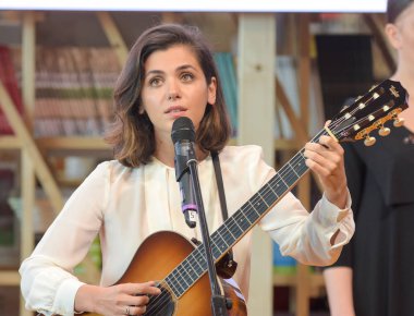 Frankfurt, Almanya. 15 Ekim, 2017. Katie Melua (* 1984), Gürcü-İngiliz şarkıcı, söz yazarı ve müzisyen, performans canlı devir teslim töreninde: Fransa 2017 - Frankfurt Bookfair itibariyle Gürcistan 2018 / Buchmesse Frankfurt 2017