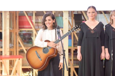 Frankfurt, Almanya. 15 Ekim, 2017. Katie Melua (* 1984), Gürcü-İngiliz şarkıcı, söz yazarı ve müzisyen, performans canlı devir teslim töreninde: Fransa 2017 - Frankfurt Bookfair itibariyle Gürcistan 2018 / Buchmesse Frankfurt 2017