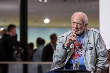 Frankfurt, Almanya. 15 Eylül, 2017. Buzz Aldrin, astronot, yolları Bisiklete binme hakkında konuşan Apollo 11, mars: alan, yer alan Mercedes Benz 